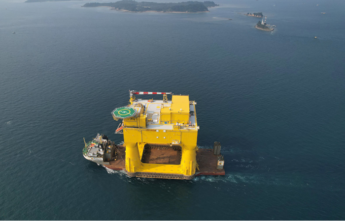 DolWin converter on route to Norway | 4C Offshore